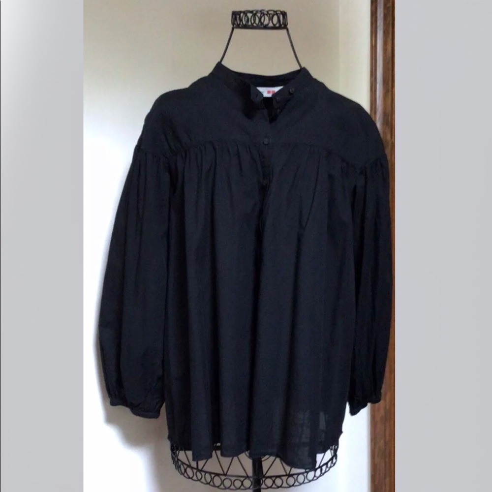 Tomas Miaer black puff sleeve black shirt, Small